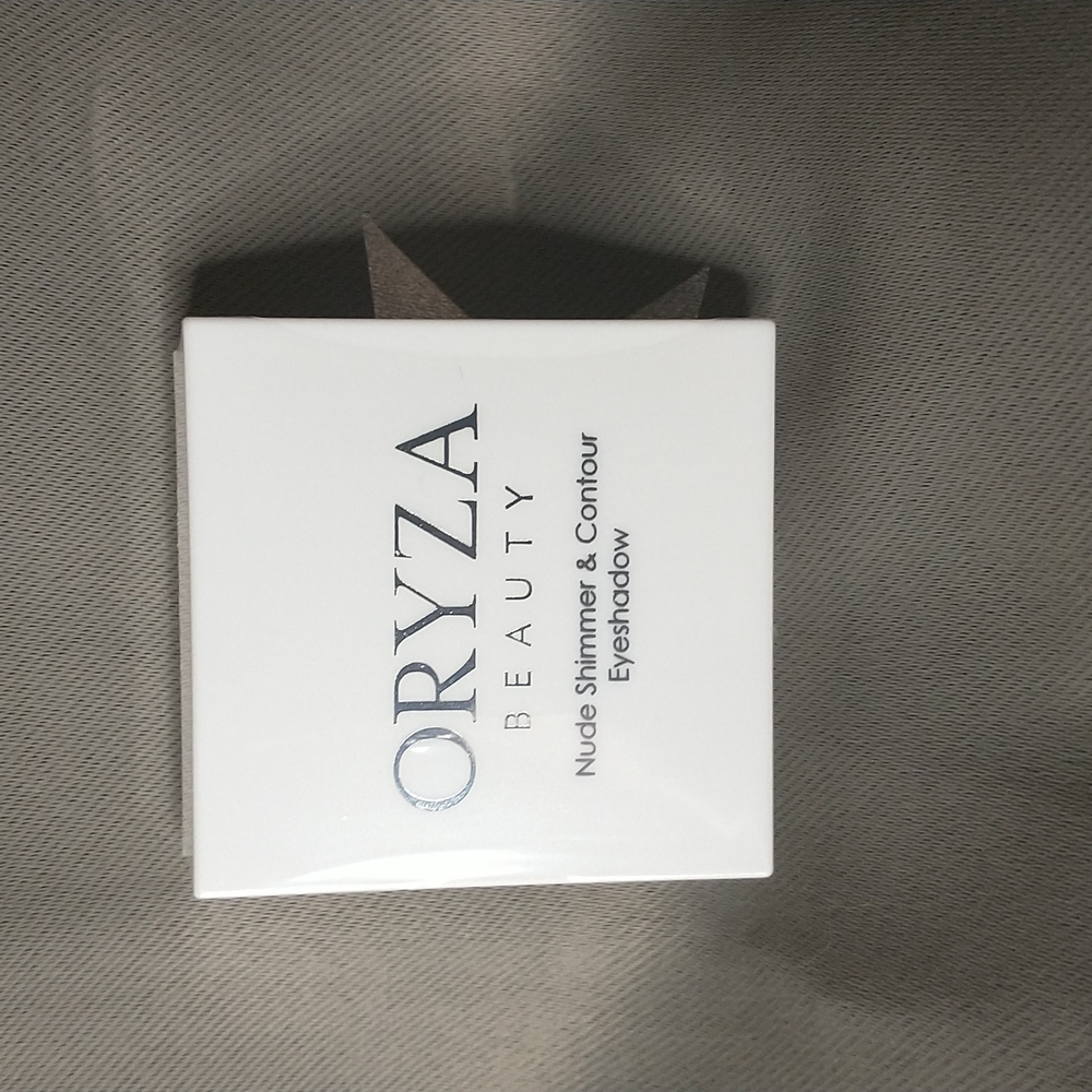 Oryza beauty nude shimmer & contour eyeshadow